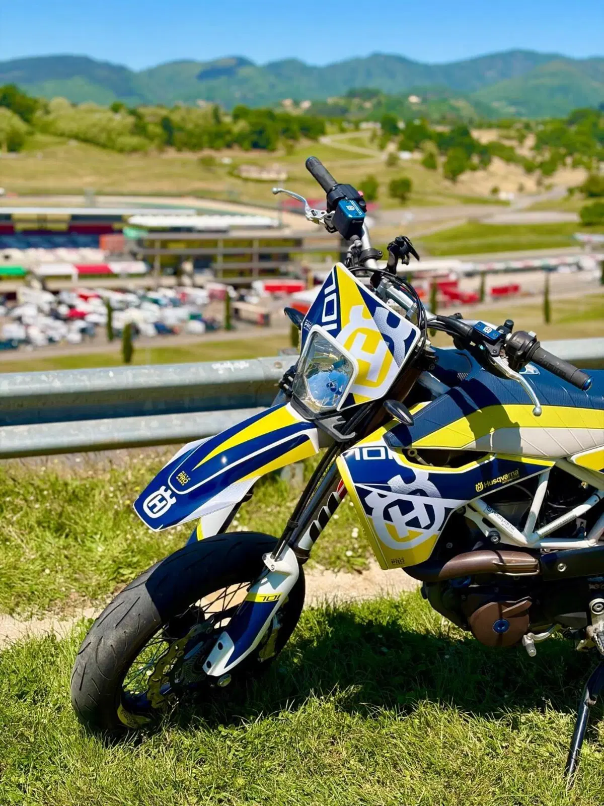Husqvarna 701 Supermoto (2017 - 19)