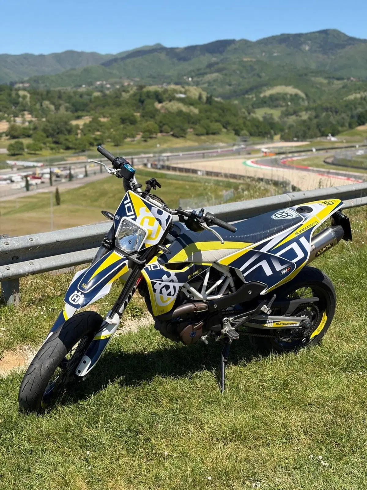 Husqvarna 701 Supermoto (2017 - 19) (4)