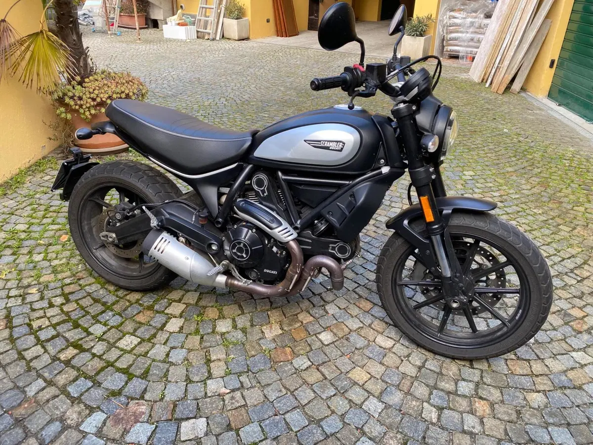 Ducati Scrambler 800 Icon Dark (2020)