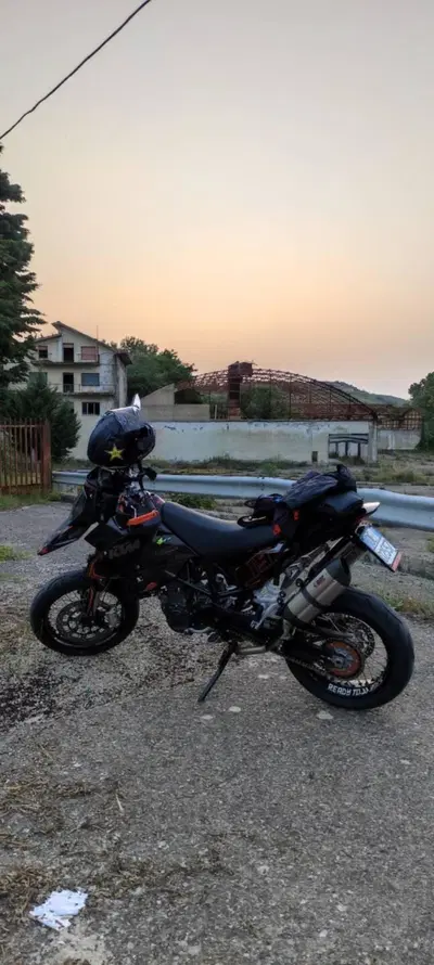 KTM 690 Supermoto (2007 - 12) usata