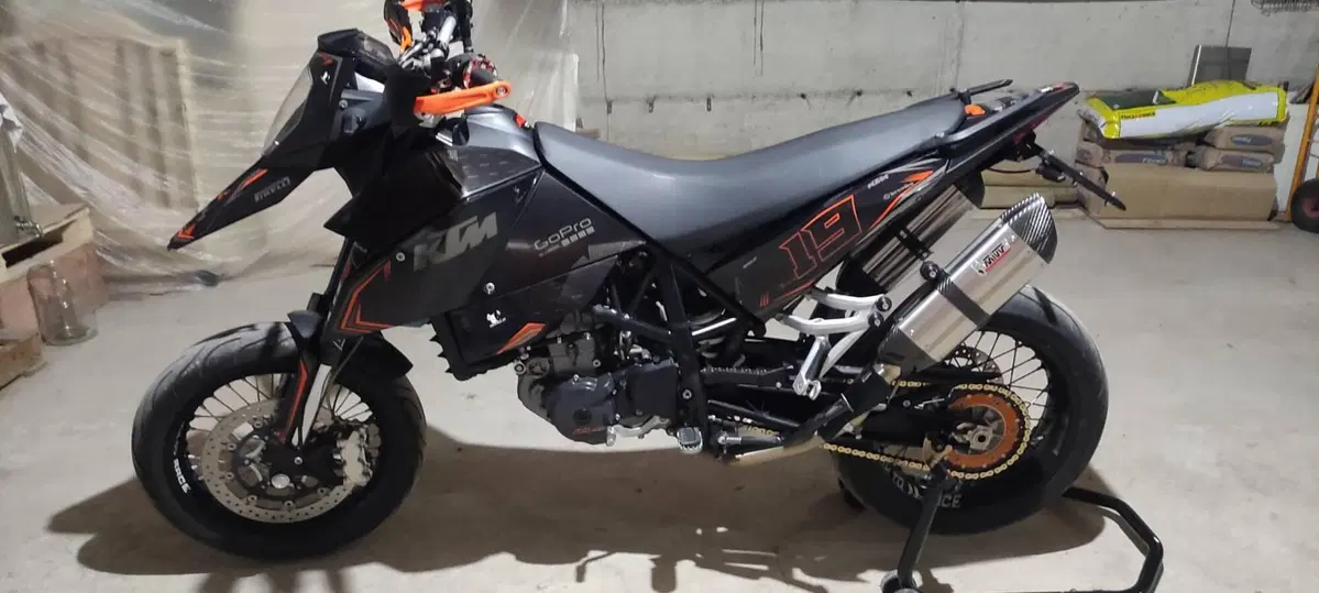 KTM 690 Supermoto (2007 - 12) (5)