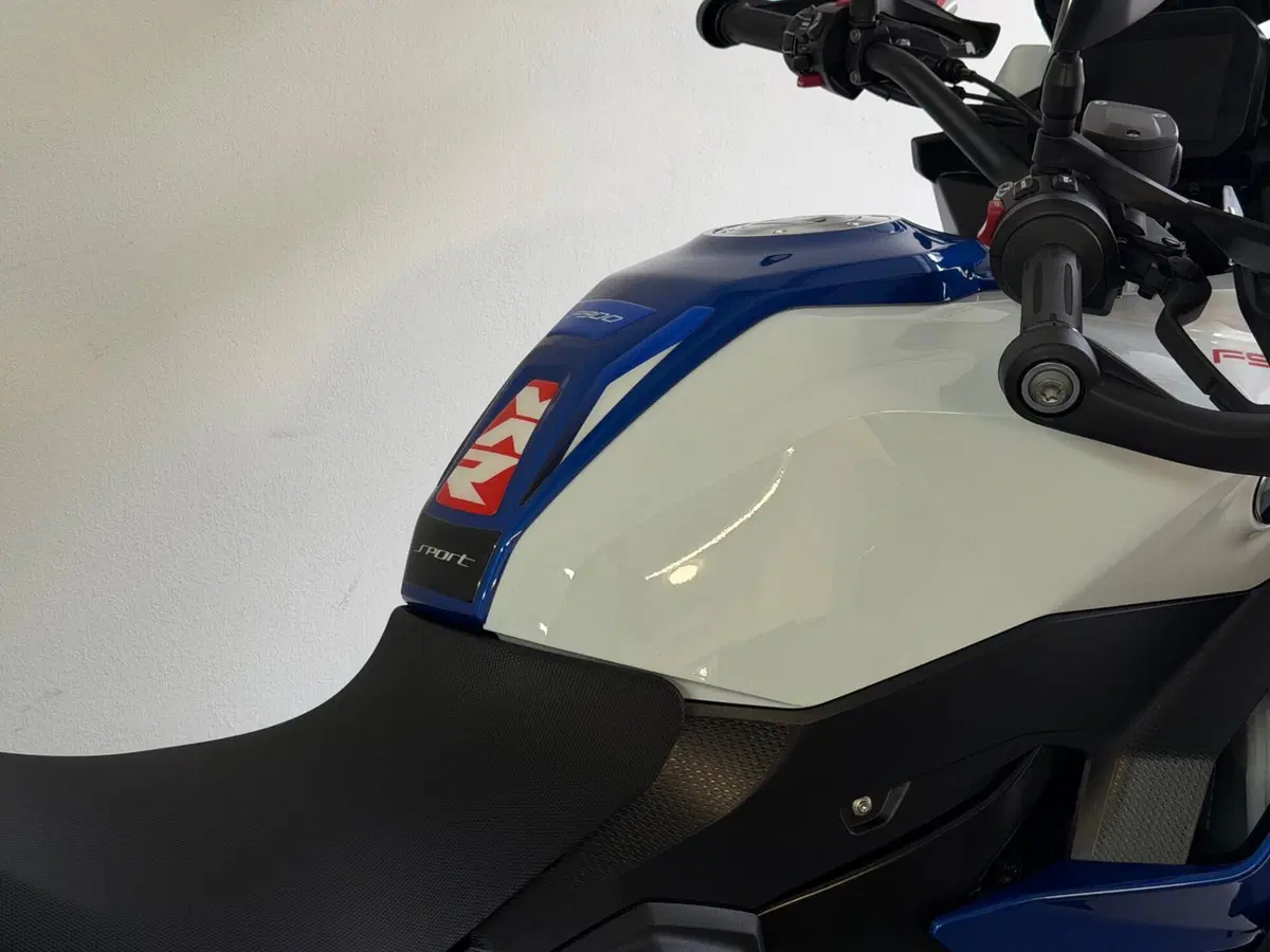 Bmw F 900 XR (2025 - 27) (2)