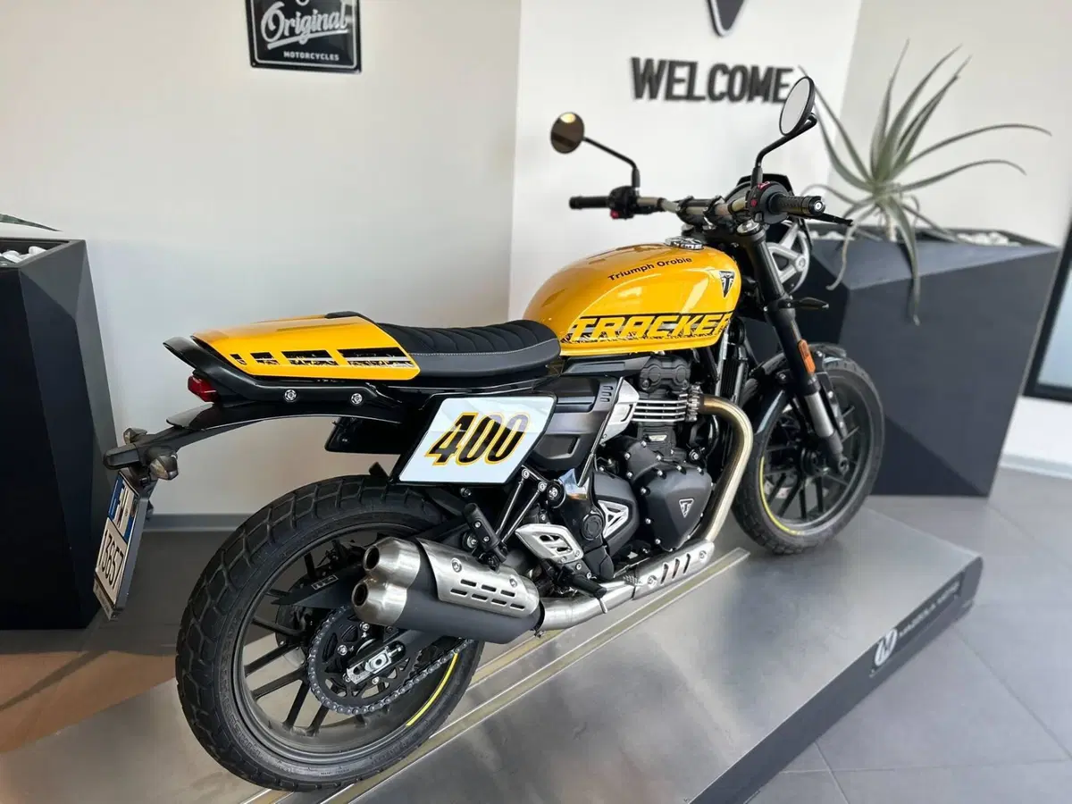 Triumph Tracker 400 (2026) (2)