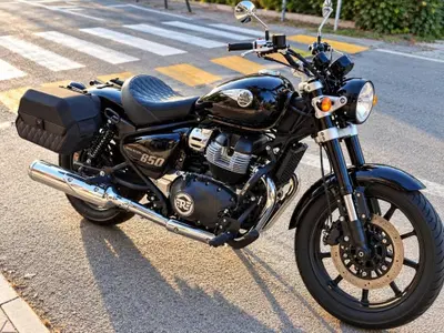 Royal Enfield Super Meteor 650 (2023 - 26) usata