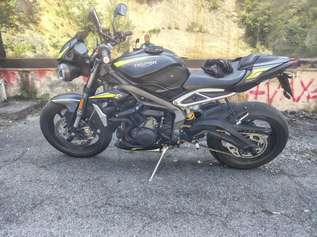 Triumph Street Triple RS (2020 - 22) (3)