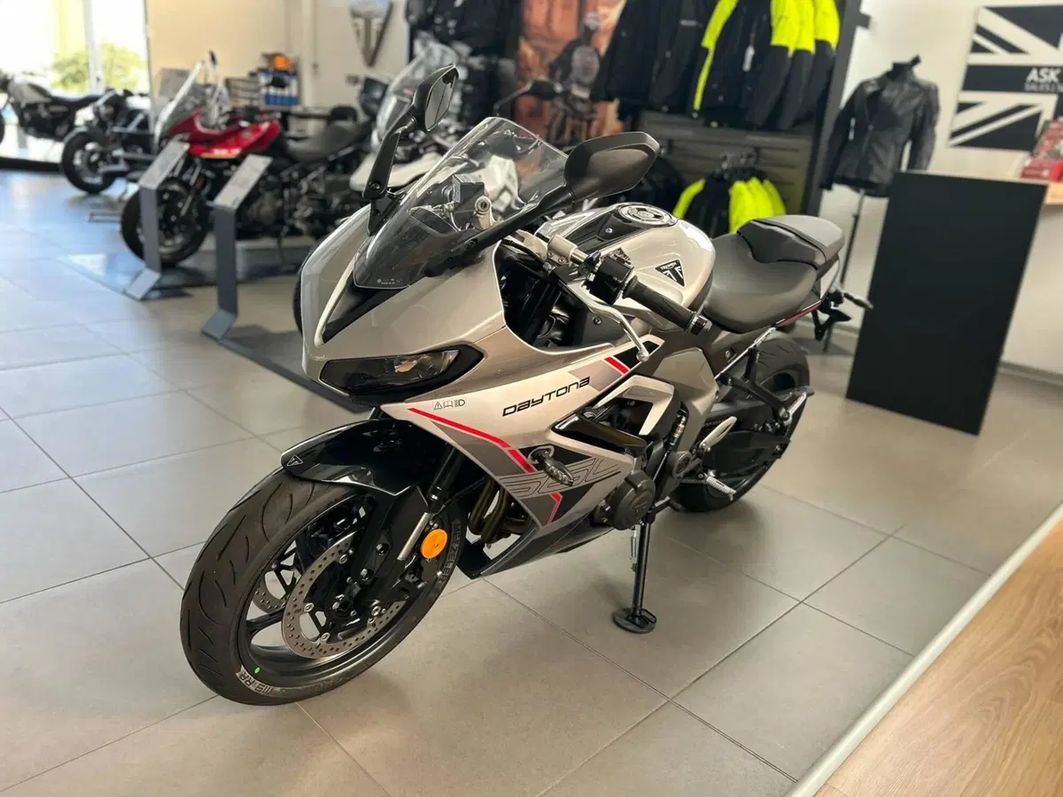 Triumph Daytona 660 (2027) (4)