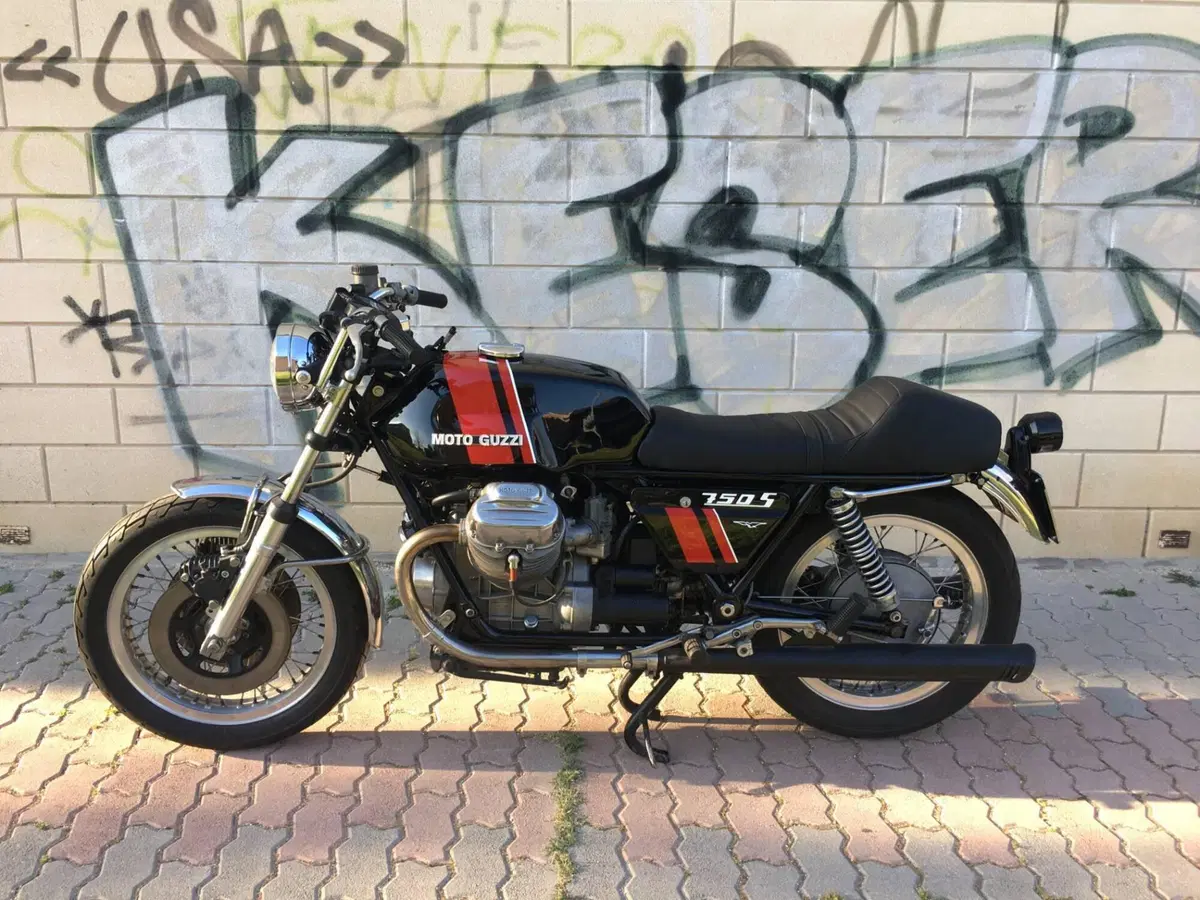 Moto Guzzi 750 S