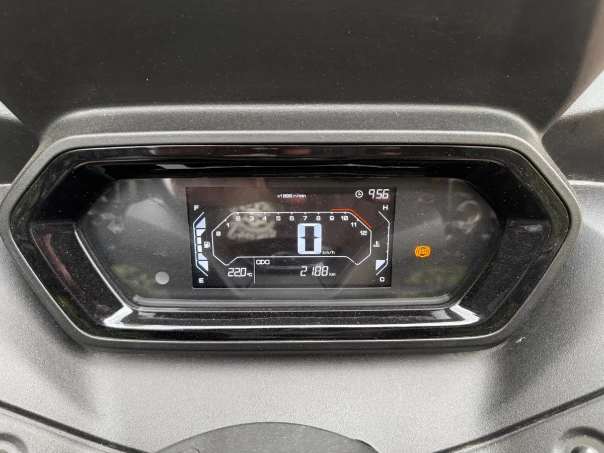 Yamaha X-Max 300 (2021 - 24) (8)