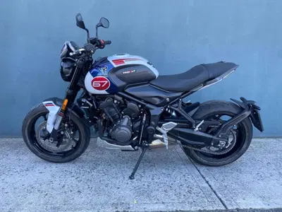 Triumph Trident 660 Triple Tribute Edition (2024) usata