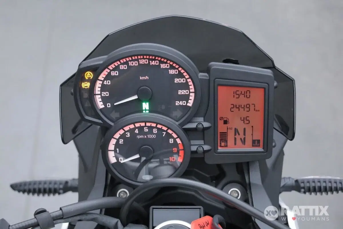 Bmw F 800 R (2015 - 16) (13)