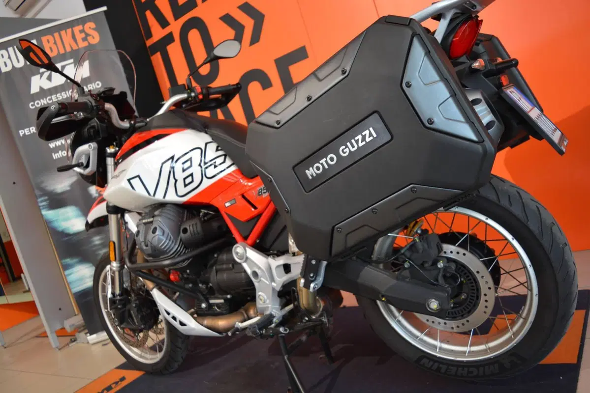 Moto Guzzi V85 TT (2024 - 26) (6)