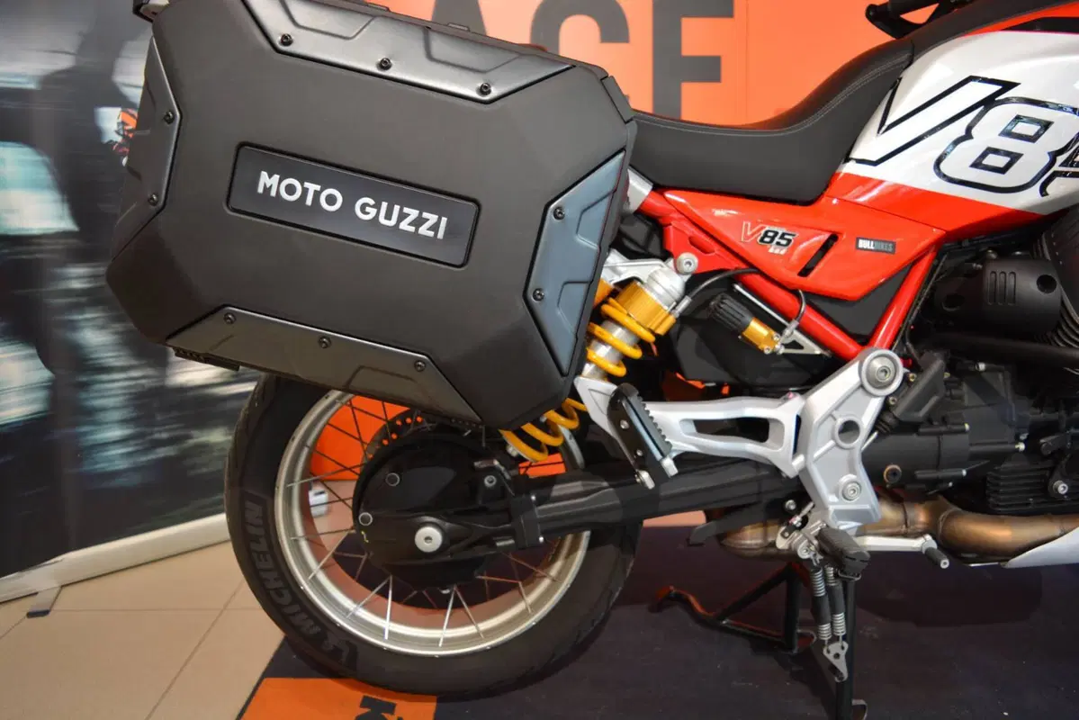 Moto Guzzi V85 TT (2024 - 26) (16)