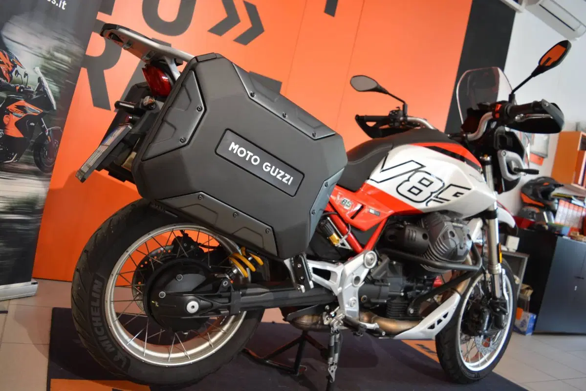Moto Guzzi V85 TT (2024 - 26) (4)