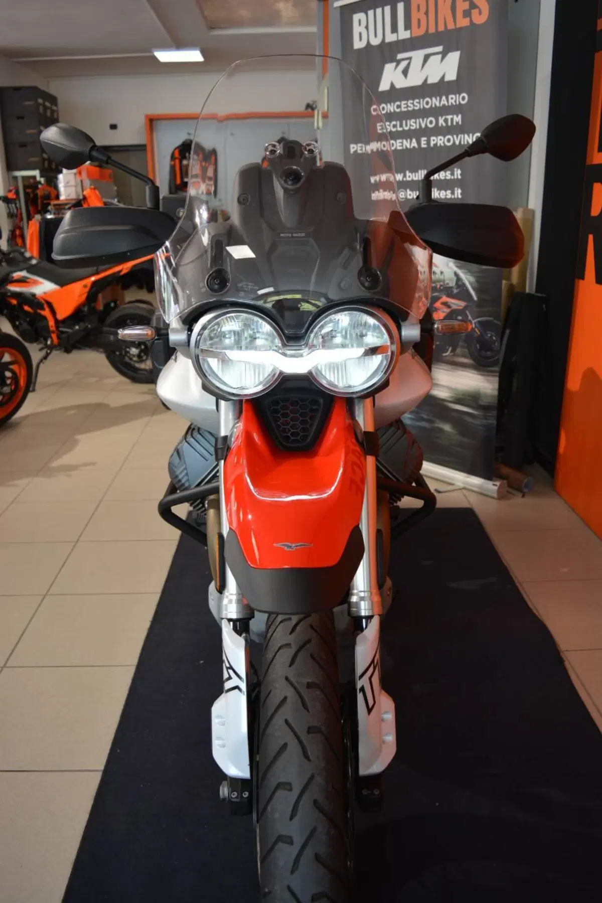 Moto Guzzi V85 TT (2024 - 26) (7)