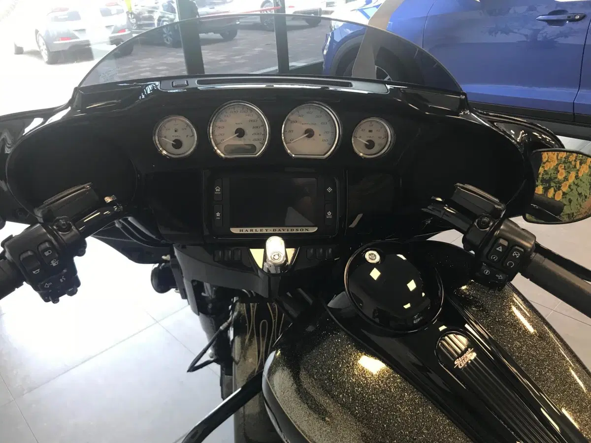Harley-Davidson 1690 Street Glide Special (2014 - 16) - FLHX (6)