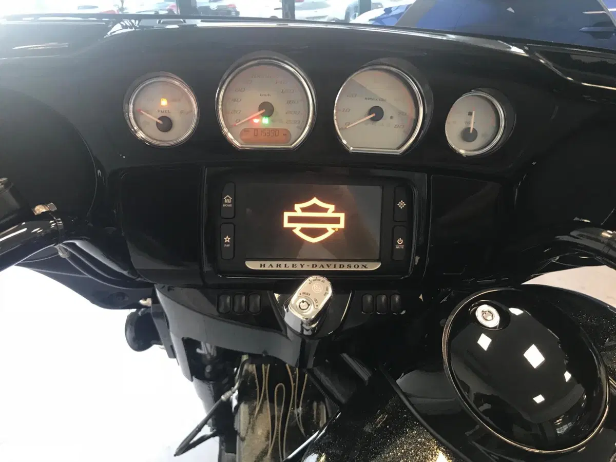 Harley-Davidson 1690 Street Glide Special (2014 - 16) - FLHX (7)