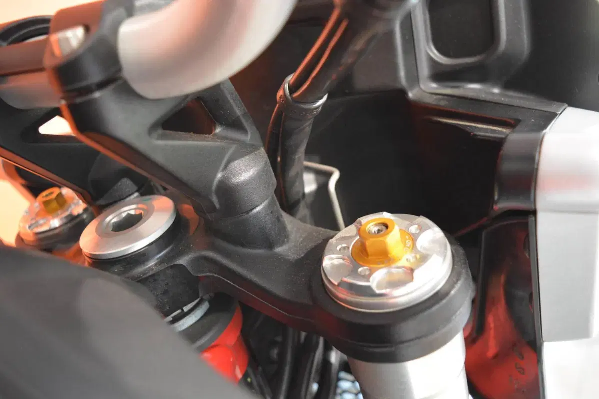 Moto Guzzi V85 TT (2024 - 26) (11)