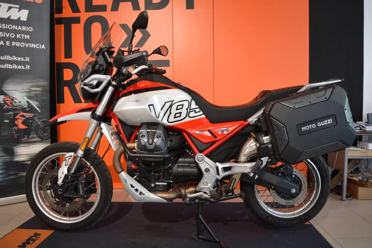 Moto Guzzi V85 TT (2024 - 26) (2)