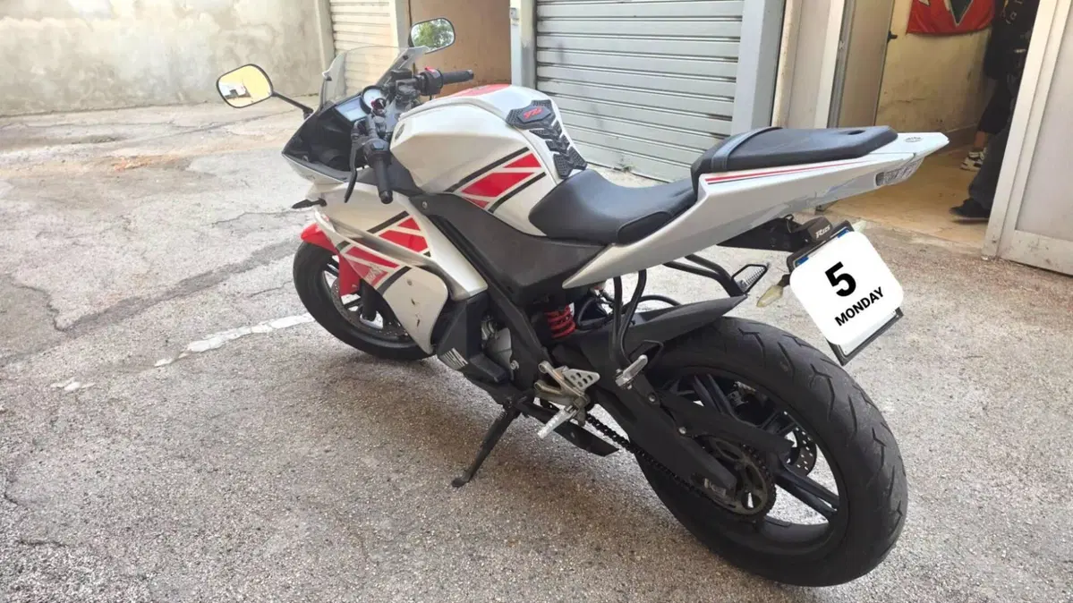Yamaha YZF R125 (2008 - 13) (5)