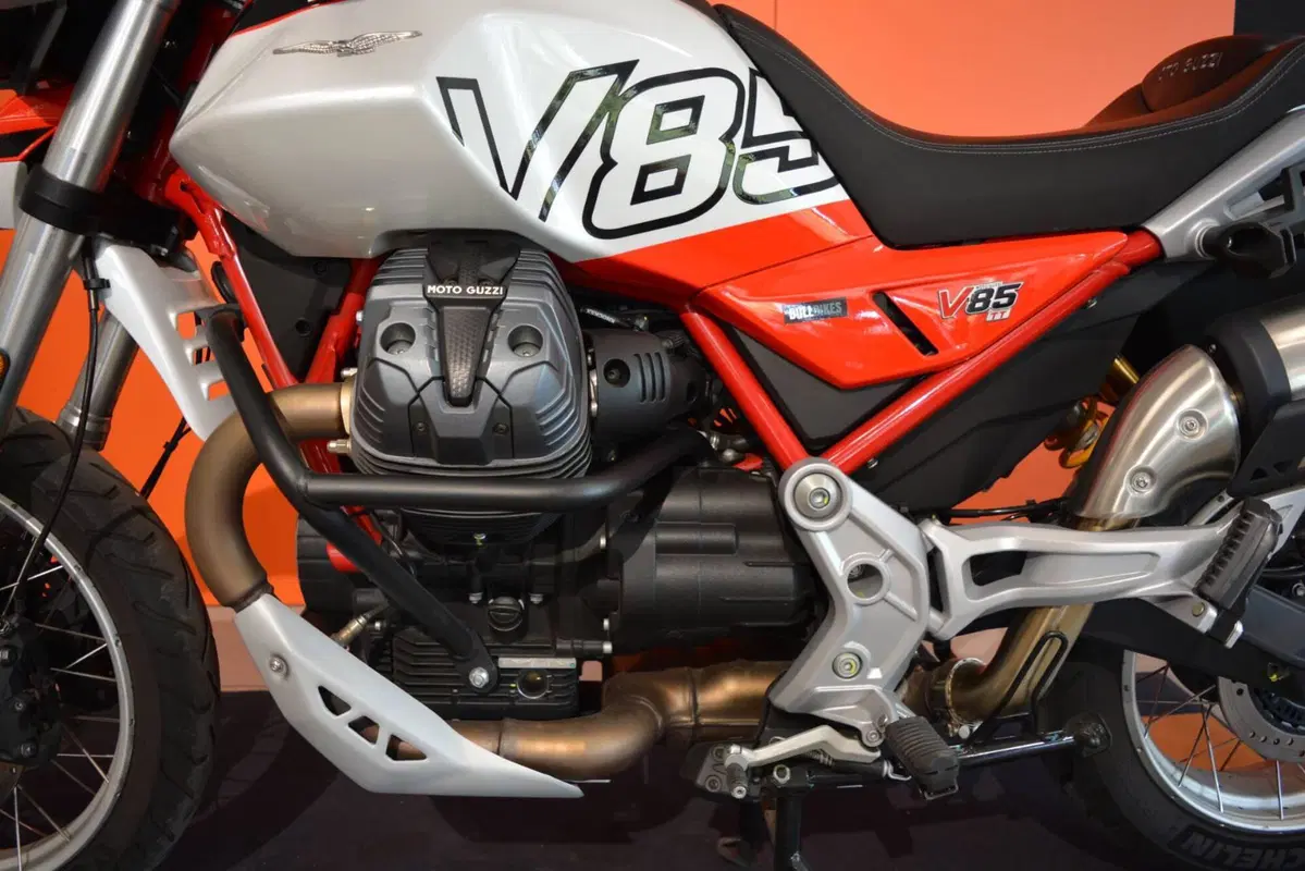 Moto Guzzi V85 TT (2024 - 26) (18)