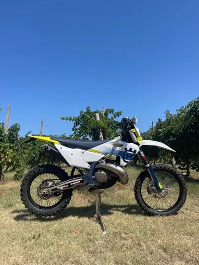 Husqvarna TE 300 (2024) usata