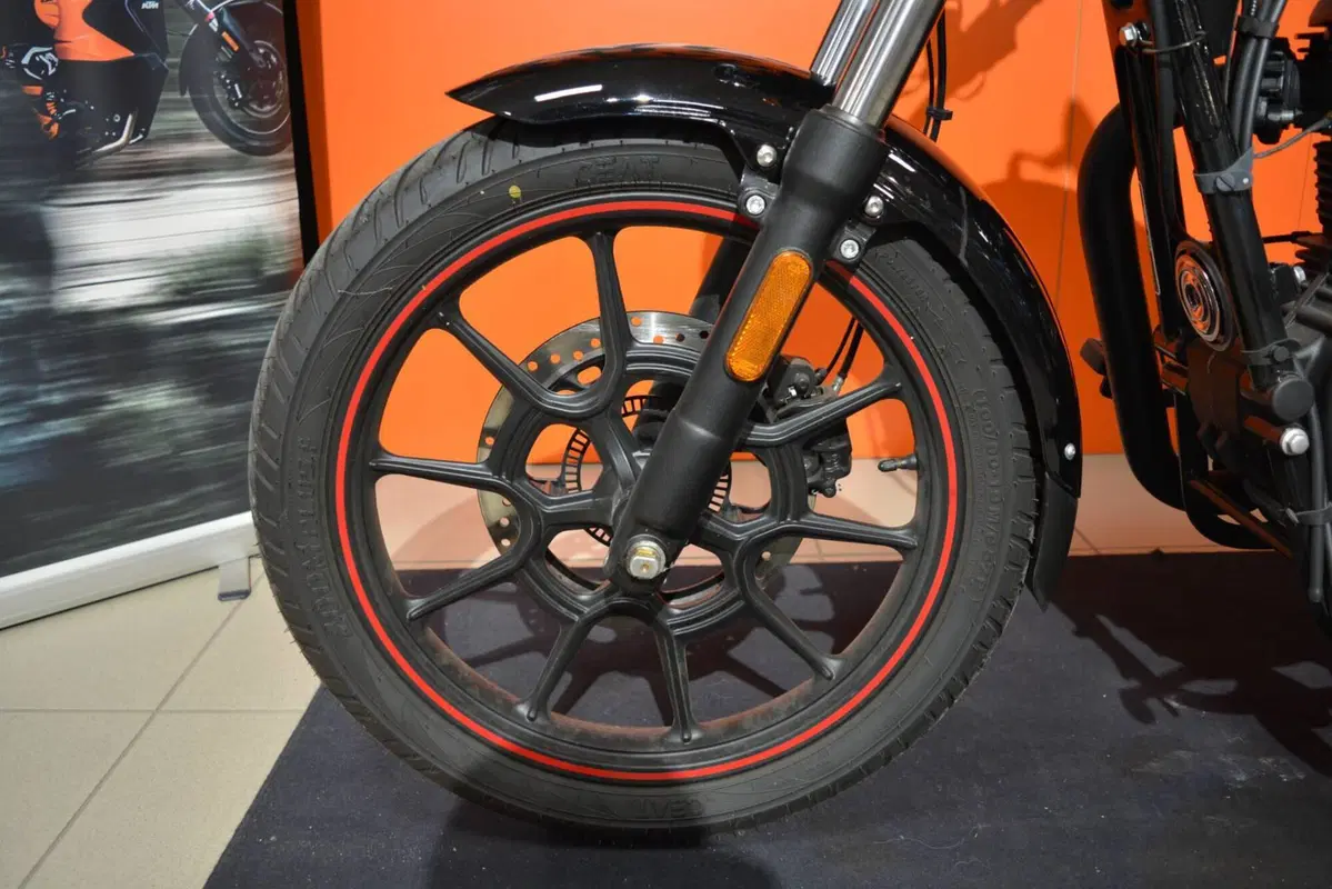 Royal Enfield Meteor 350 (2021 - 26) (14)