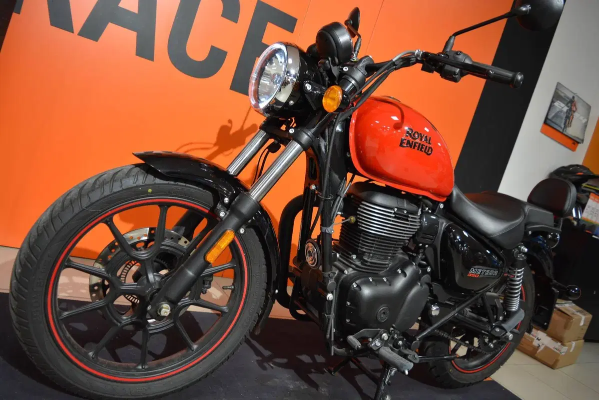 Royal Enfield Meteor 350 (2021 - 26) (4)