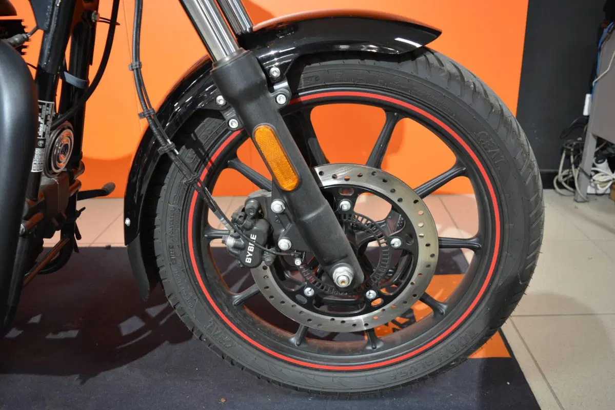 Royal Enfield Meteor 350 (2021 - 26) (11)