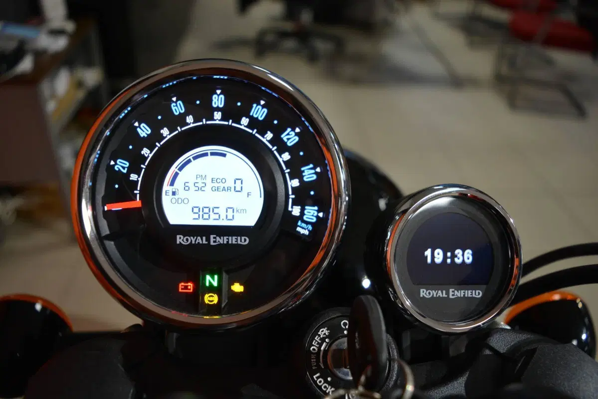 Royal Enfield Meteor 350 (2021 - 26) (17)