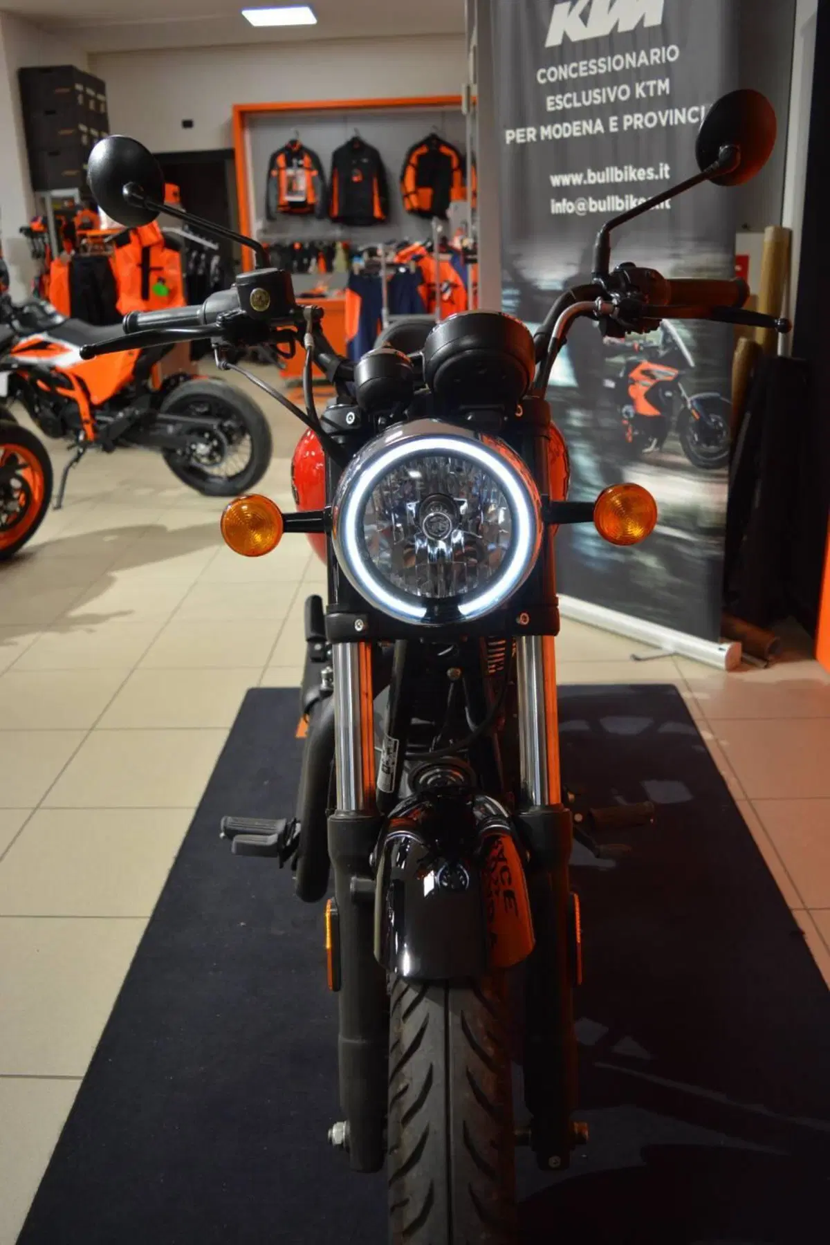 Royal Enfield Meteor 350 (2021 - 26) (6)