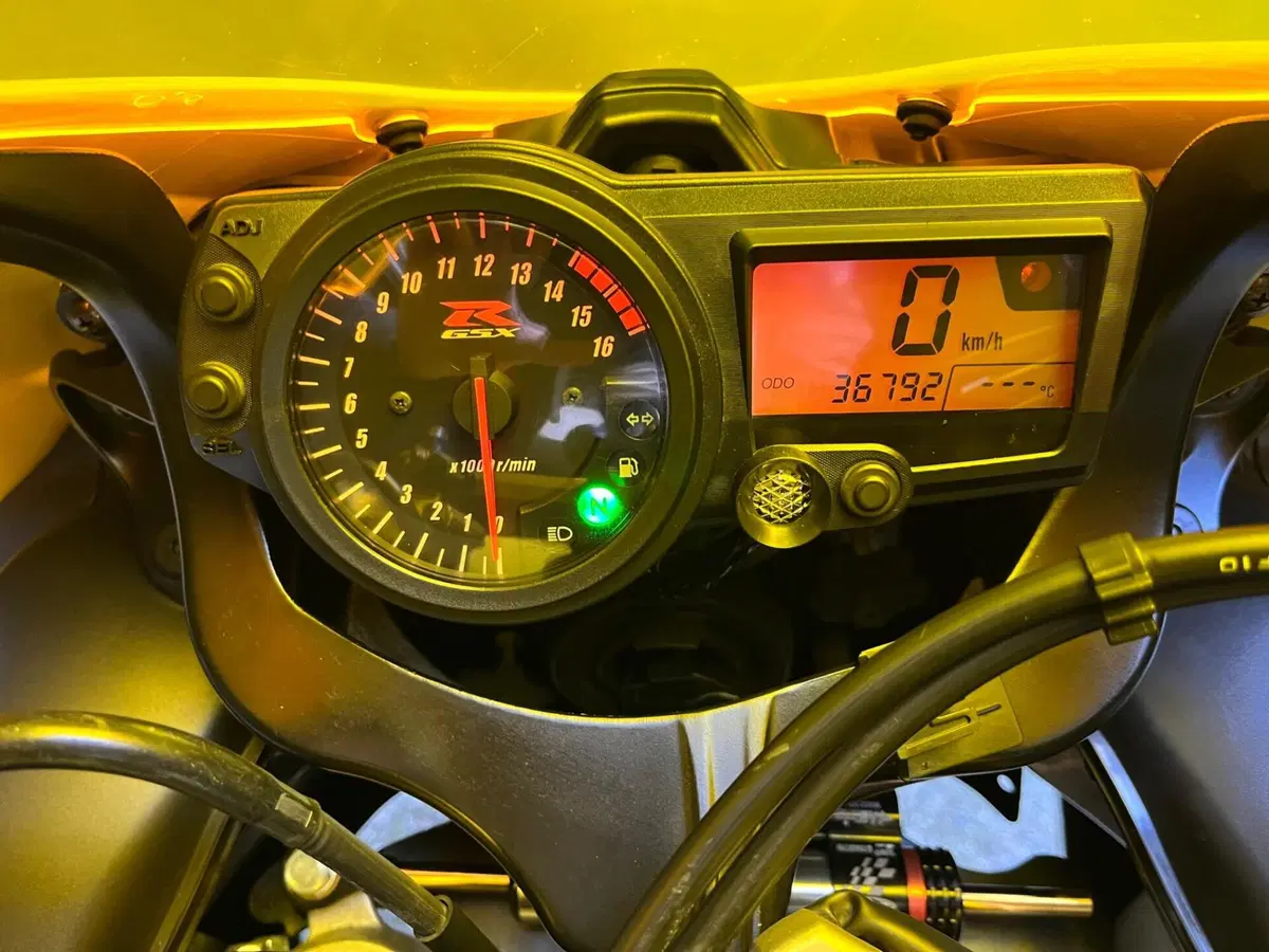 Suzuki GSX R 750 (2004 - 05) (5)