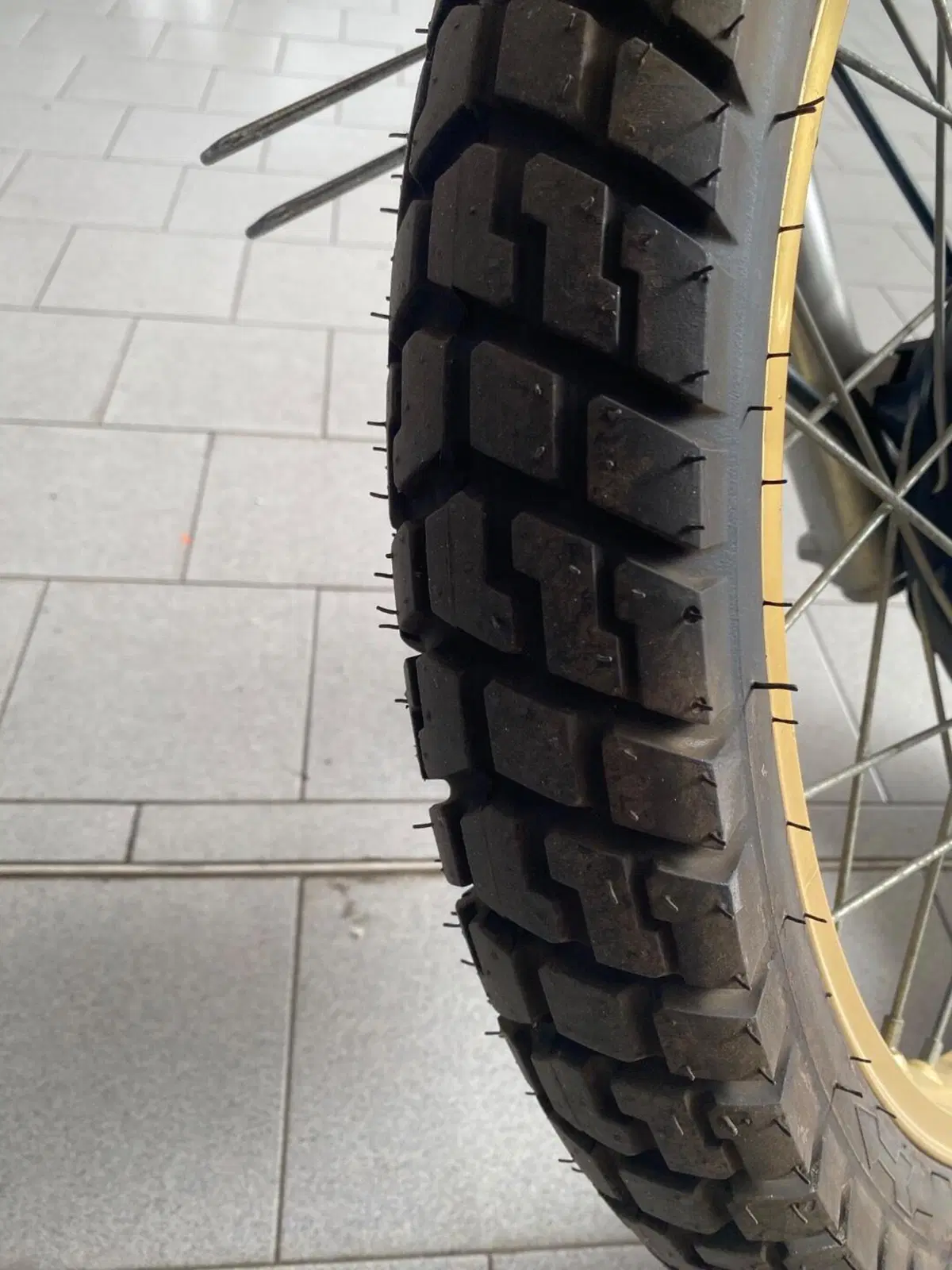 Suzuki DR500 (5)