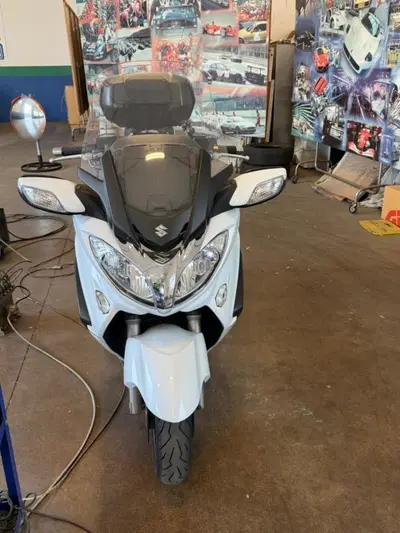 Suzuki Burgman AN 650 Executive ABS (2013 - 17) usata