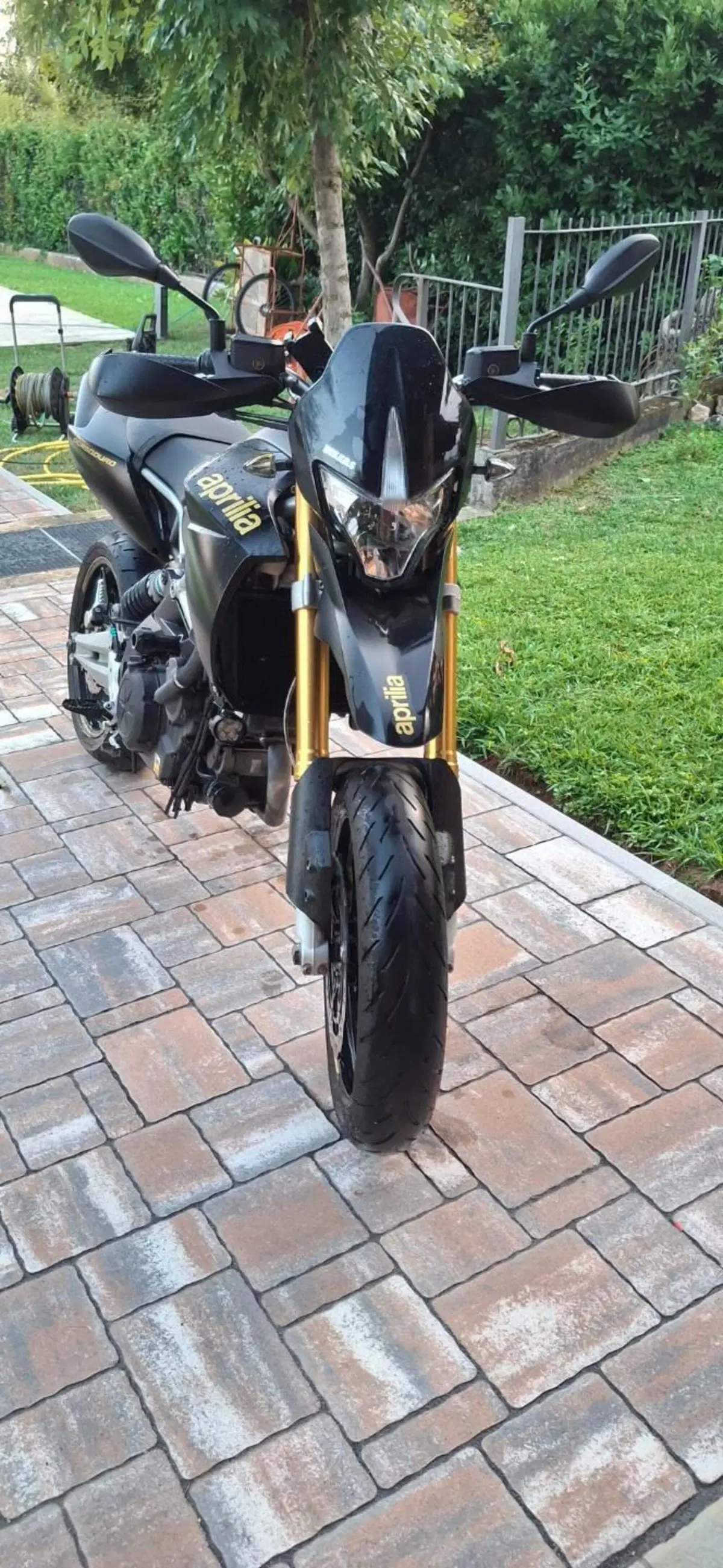 Aprilia Dorsoduro 750 (2009 - 14)