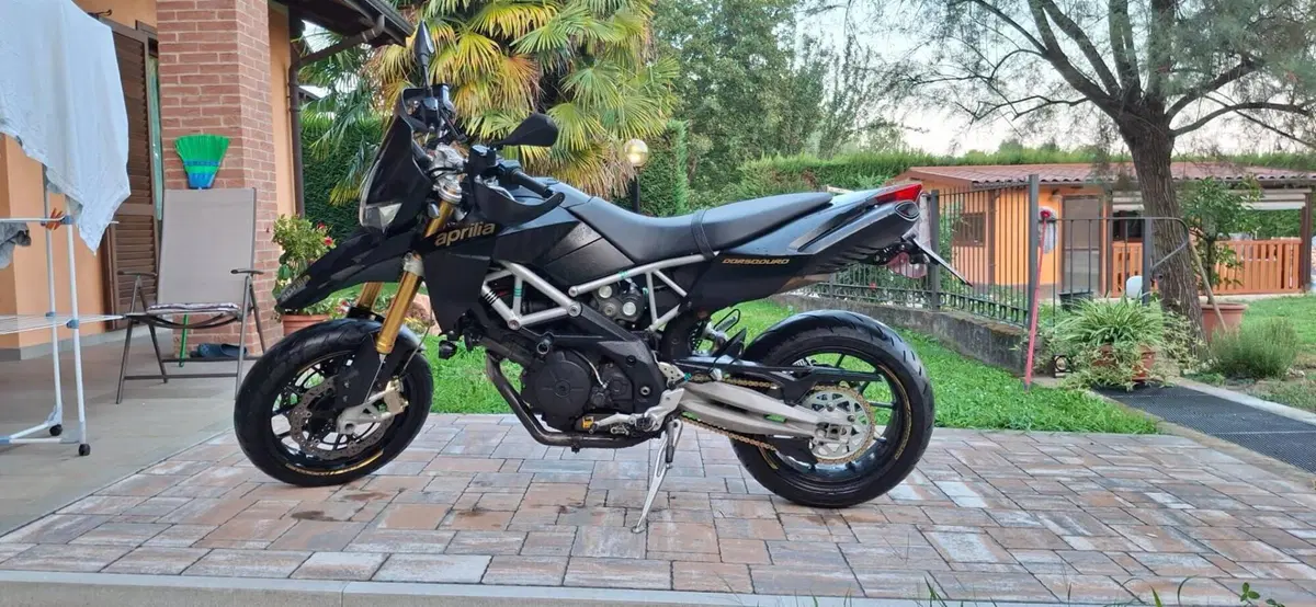 Aprilia Dorsoduro 750 (2009 - 14) (9)