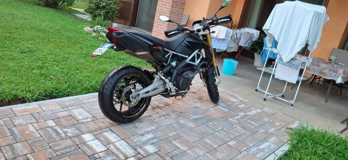 Aprilia Dorsoduro 750 (2009 - 14) (10)