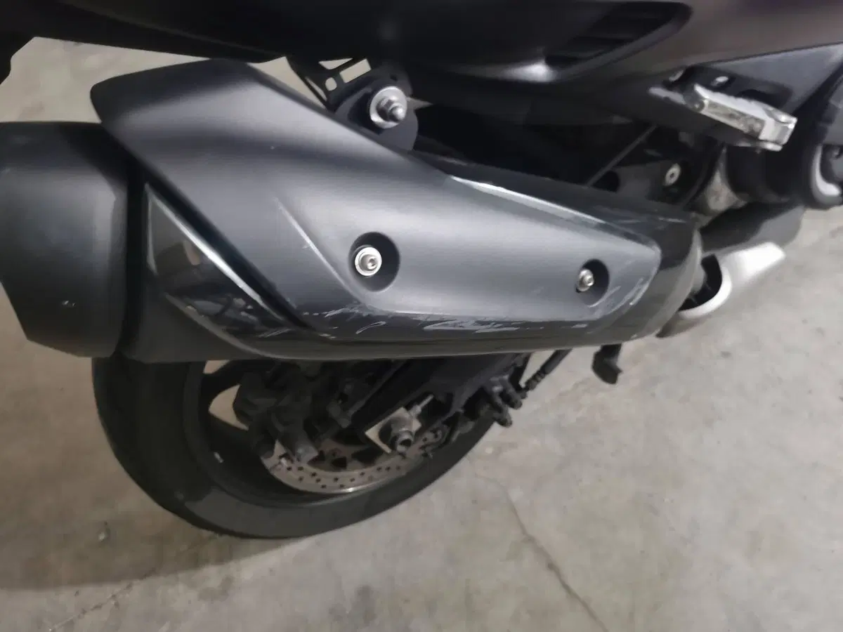 Yamaha T-Max 560 20° anniversario (2021) (6)