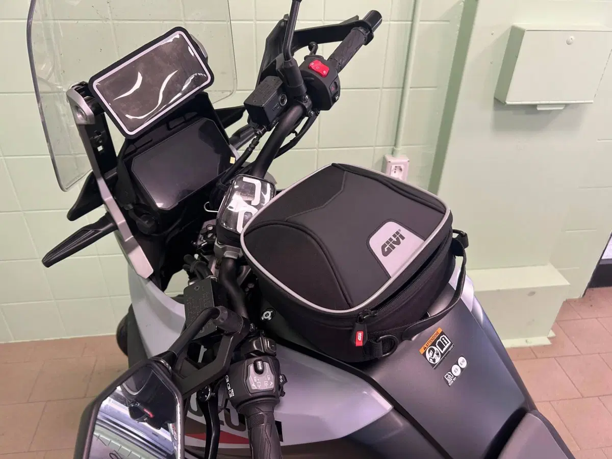 Suzuki V-Strom 1050DE (2023 - 24) (7)