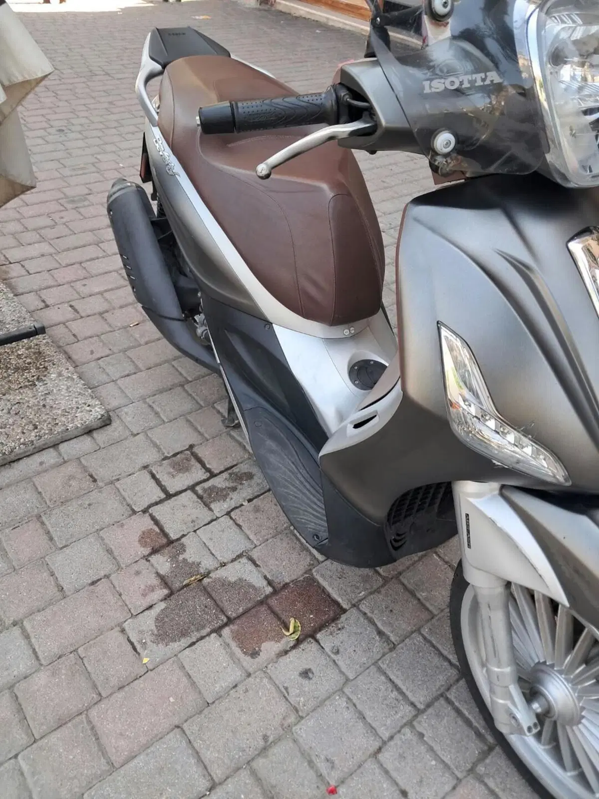 Piaggio Beverly 300 i.e. ABS-ASR (2016 - 20) (2)