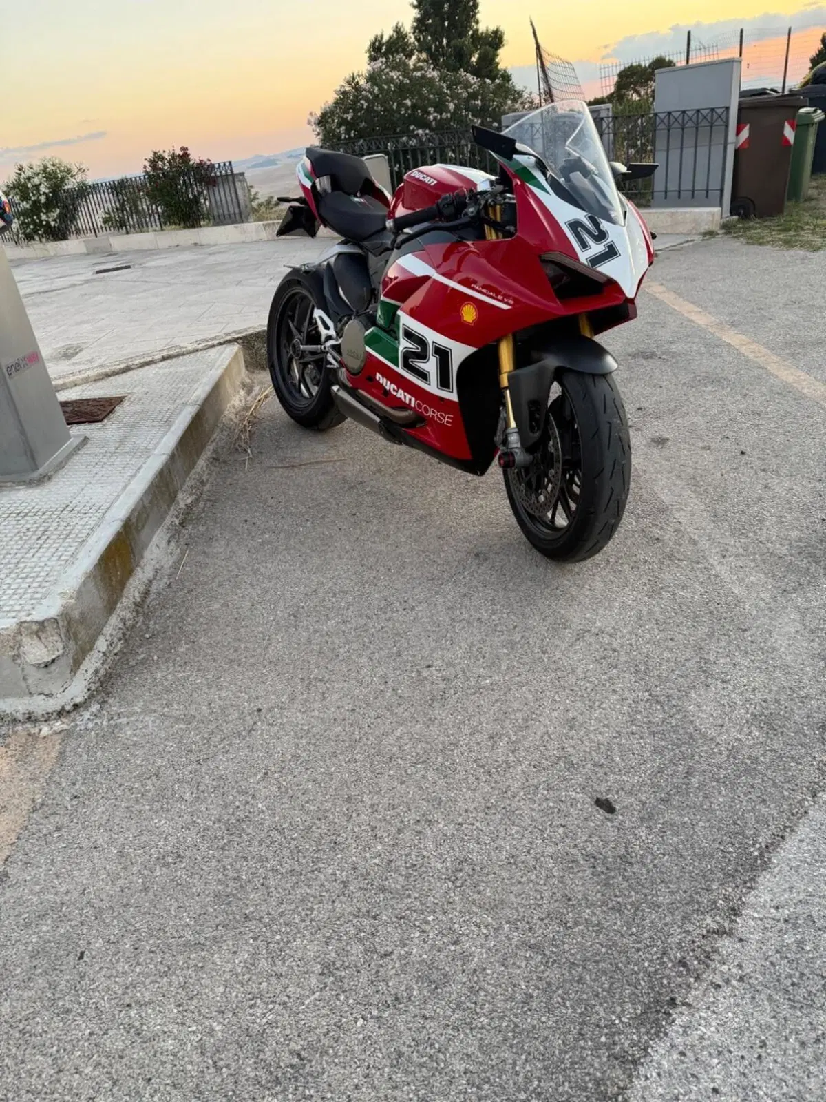Ducati Panigale V2 Bayliss 1st Championship 20th Anniversary (2021 - 24) (2)