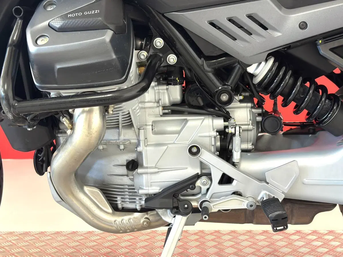 Moto Guzzi Stelvio PFF (2024 - 26) (15)