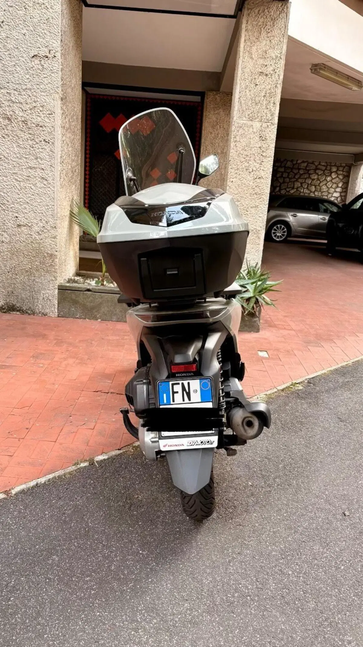 Honda SH 150i (2024 - 25) (2)