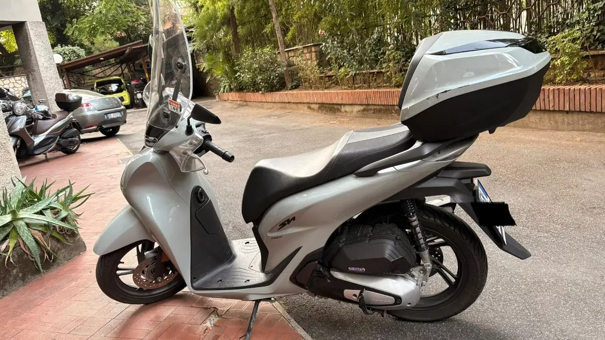 Honda SH 150i (2024 - 25) (3)