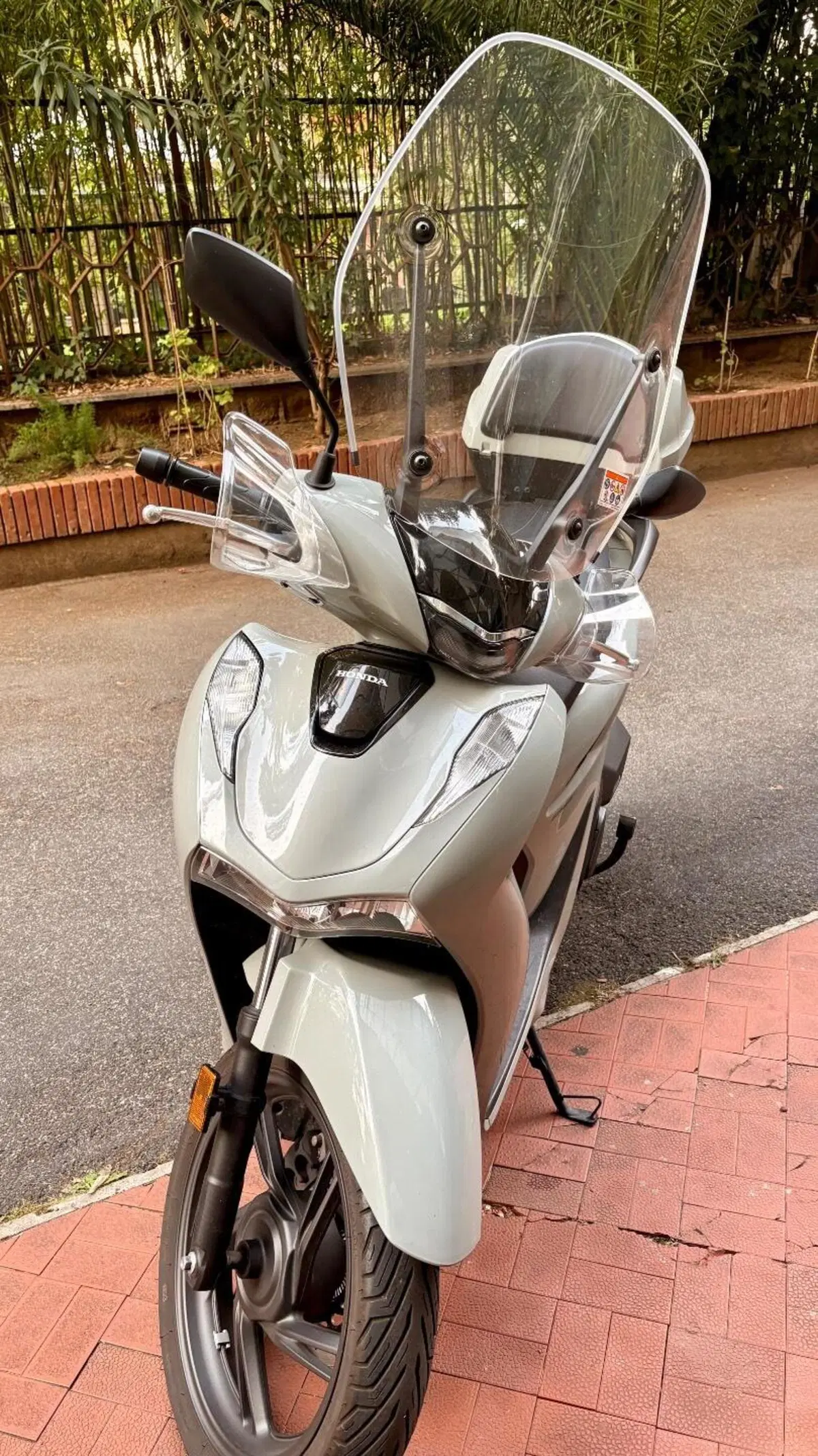 Honda SH 150i (2024 - 25) (4)