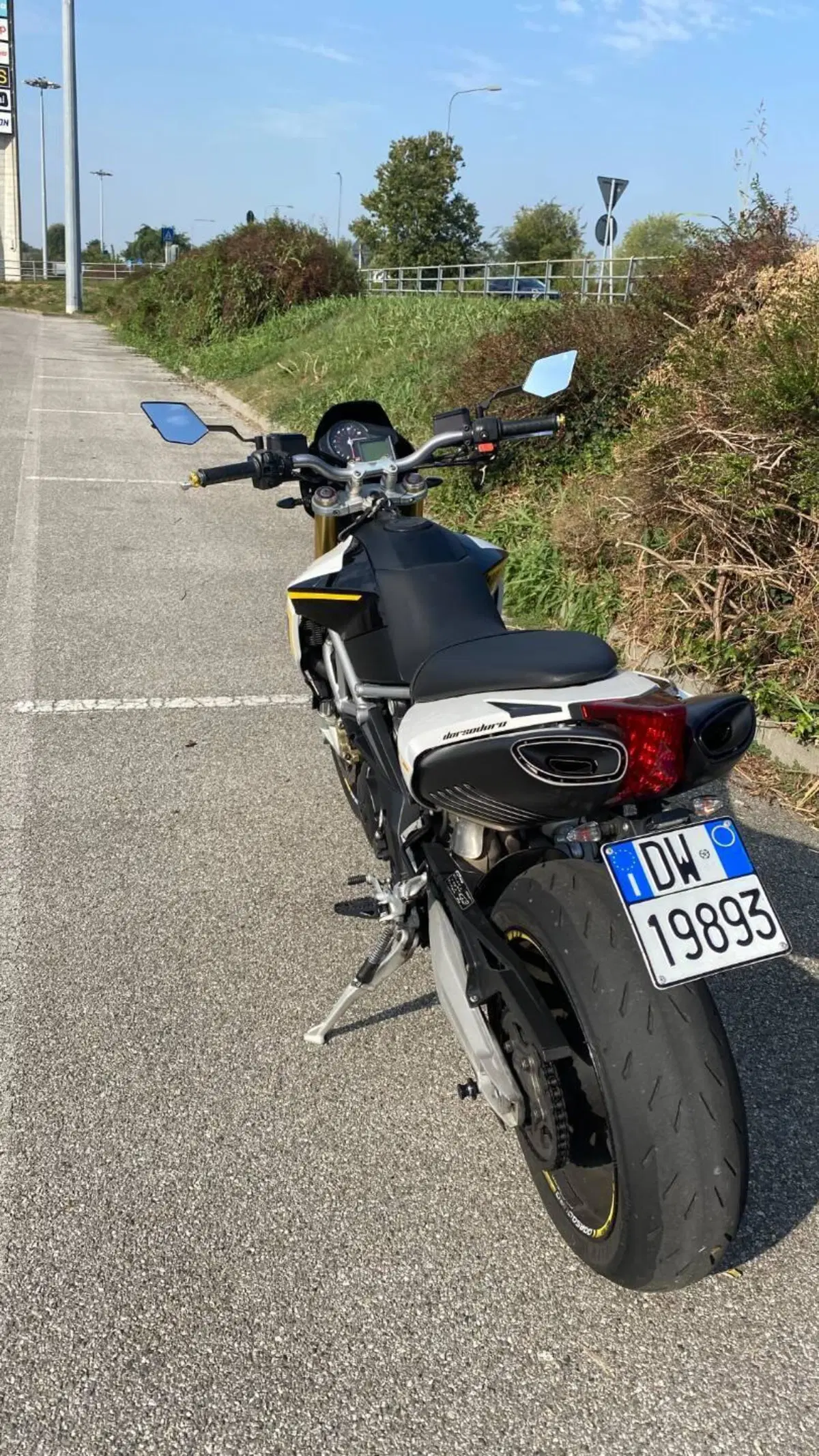 Aprilia Dorsoduro 750 (2009 - 14) (5)