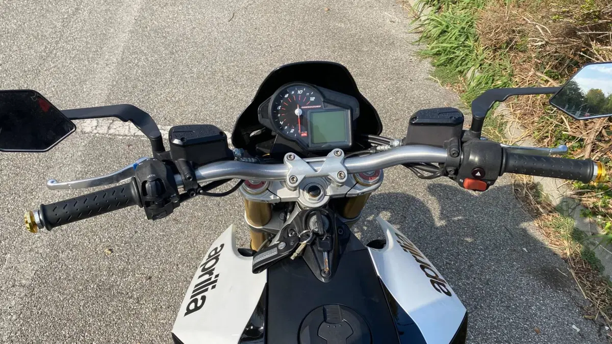 Aprilia Dorsoduro 750 (2009 - 14) (6)