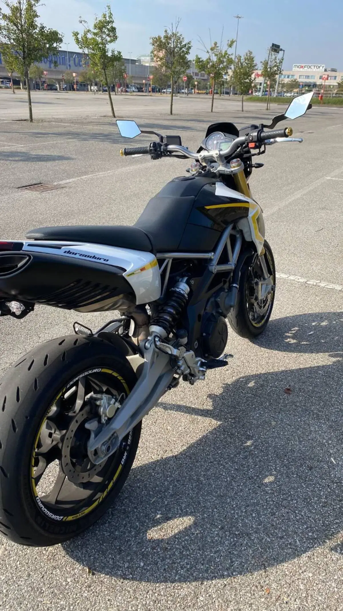 Aprilia Dorsoduro 750 (2009 - 14) (9)