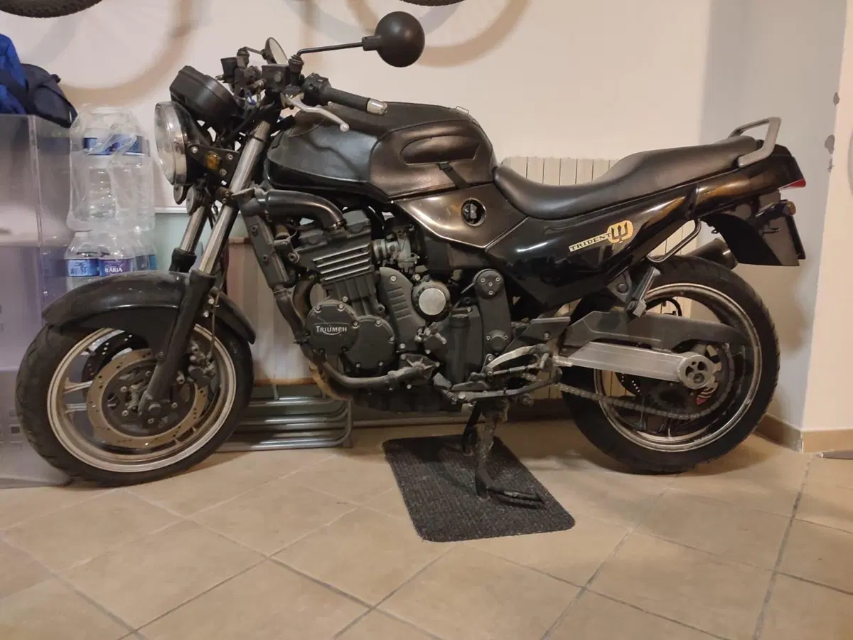 Triumph Trident (8)