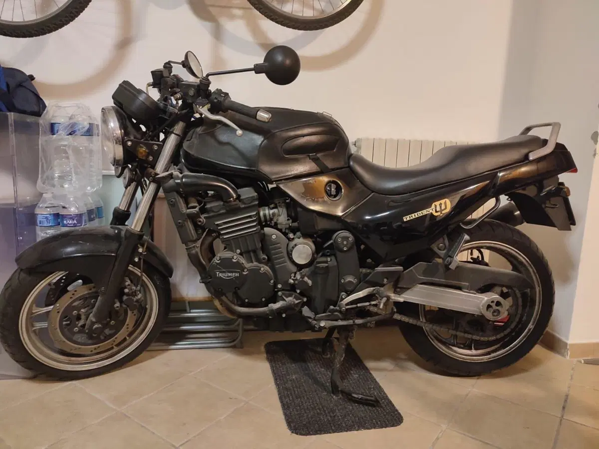 Triumph Trident (9)
