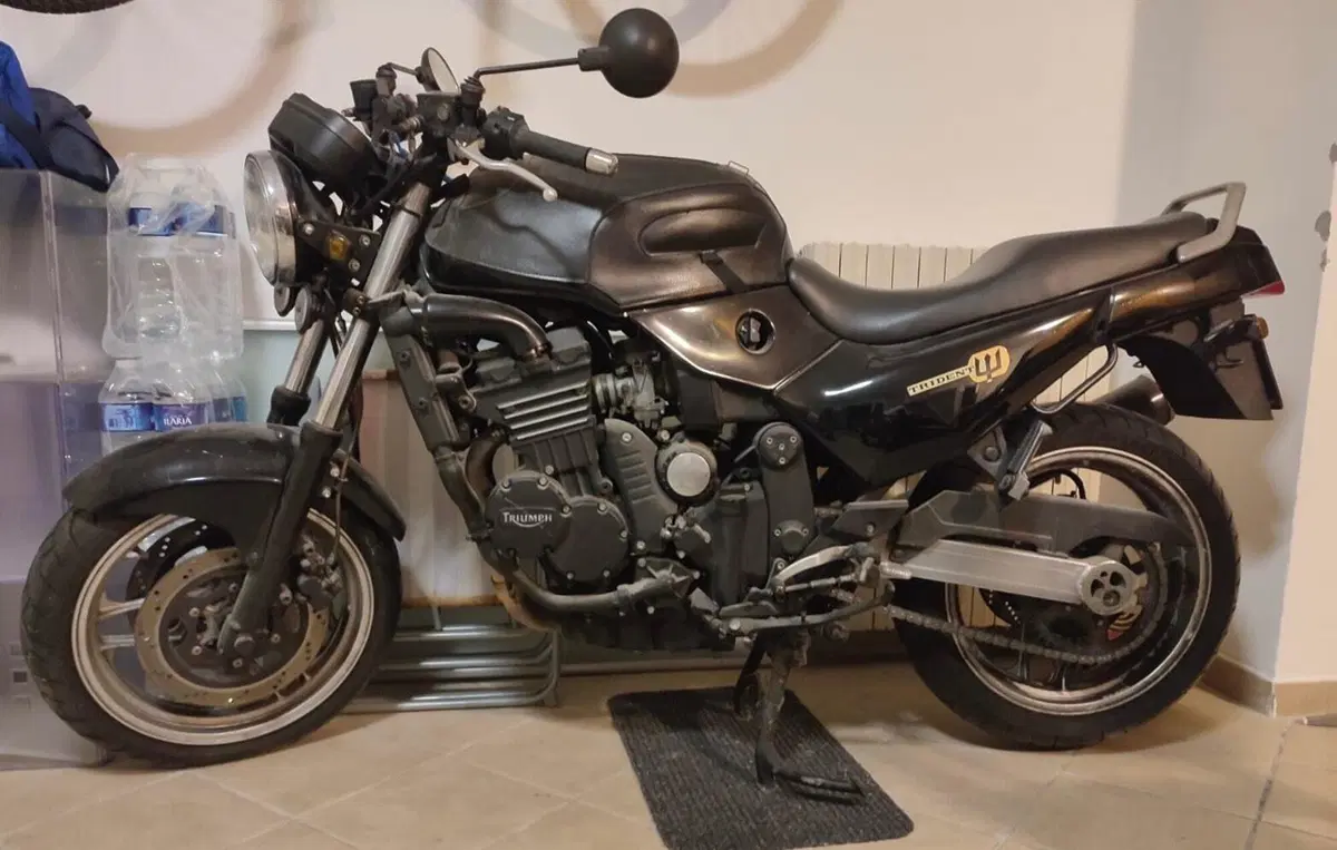 Triumph Trident (11)